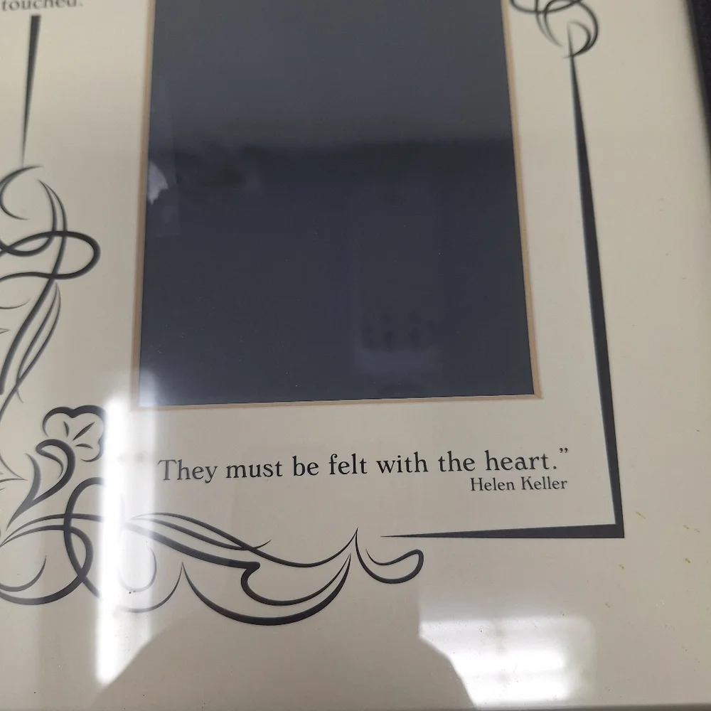 Helen Keller Inspirational Photo Quote Frame Love Heart Decorative Vertical Hang